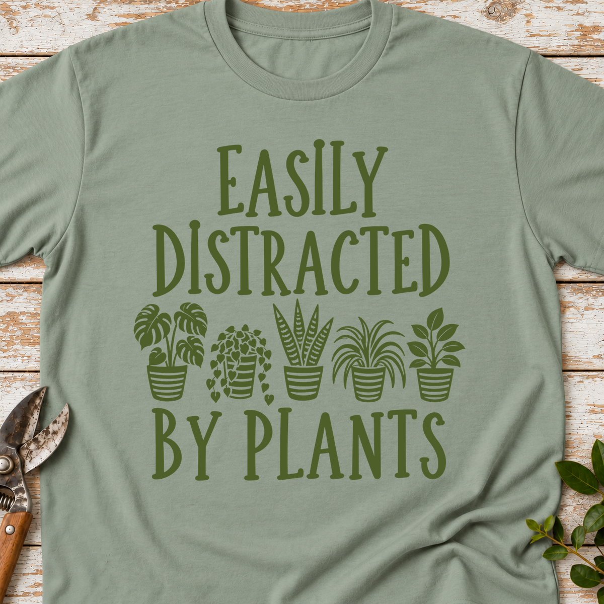 T‑Shirt "Easily Distracted"