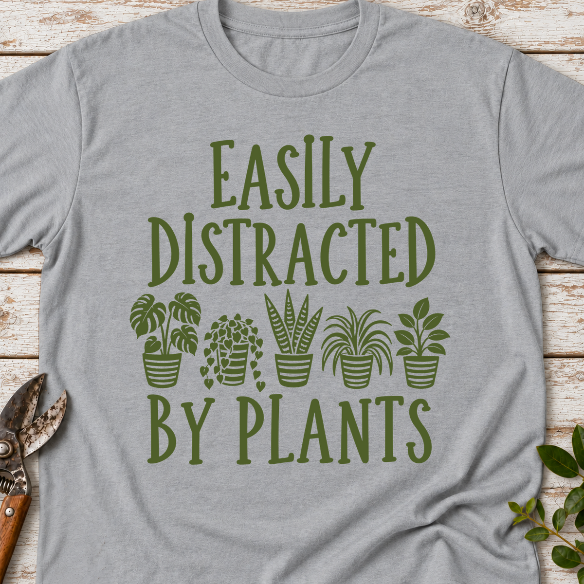 T‑Shirt "Easily Distracted"