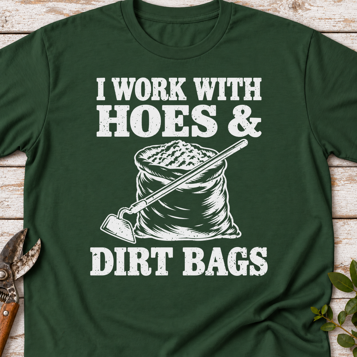 T‑Shirt "Hoes & Dirt Bags"